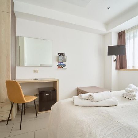 Firmafede Guest House Sarzana Bagian luar foto