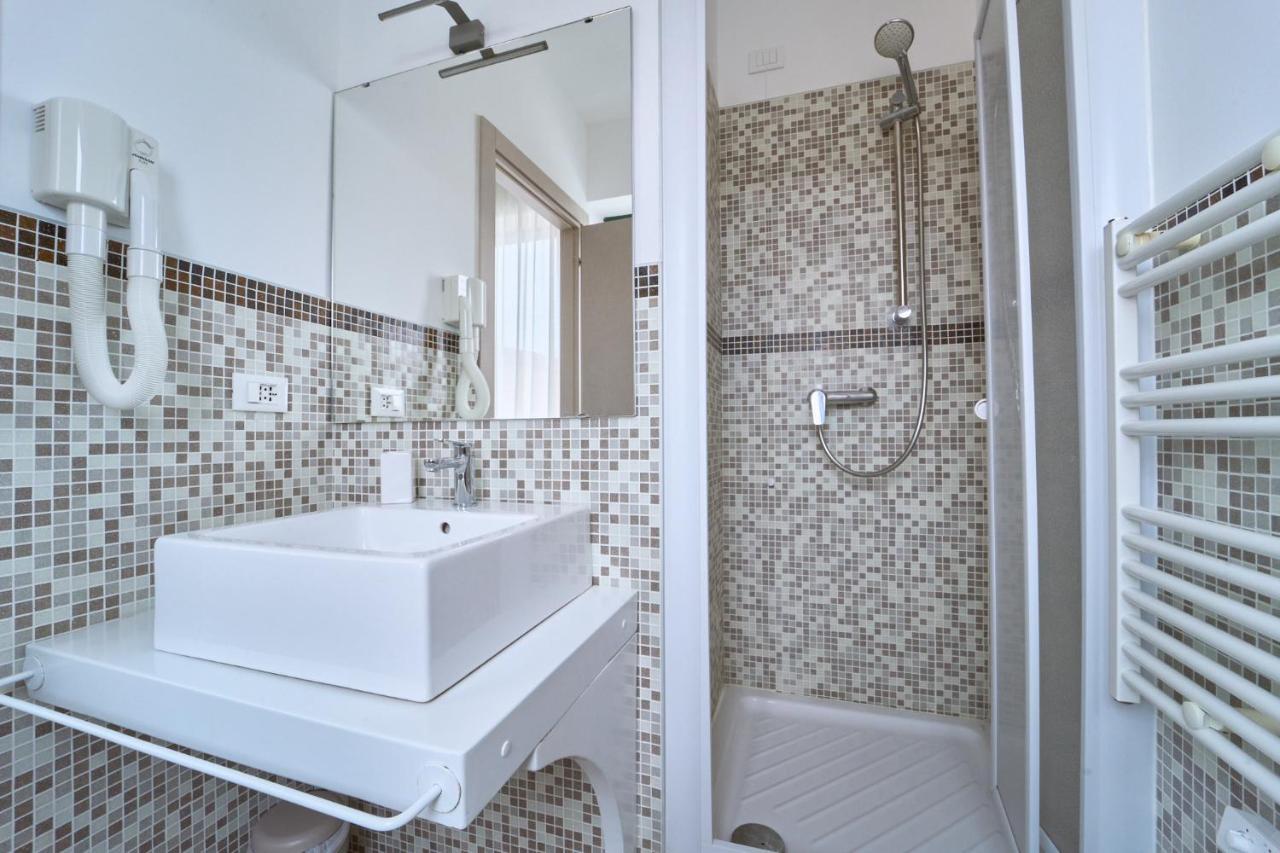 Firmafede Guest House Sarzana Bagian luar foto