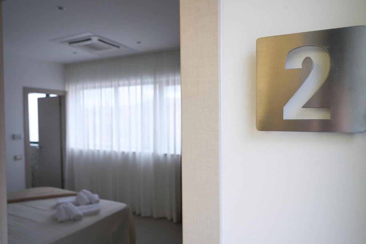 Firmafede Guest House Sarzana Bagian luar foto