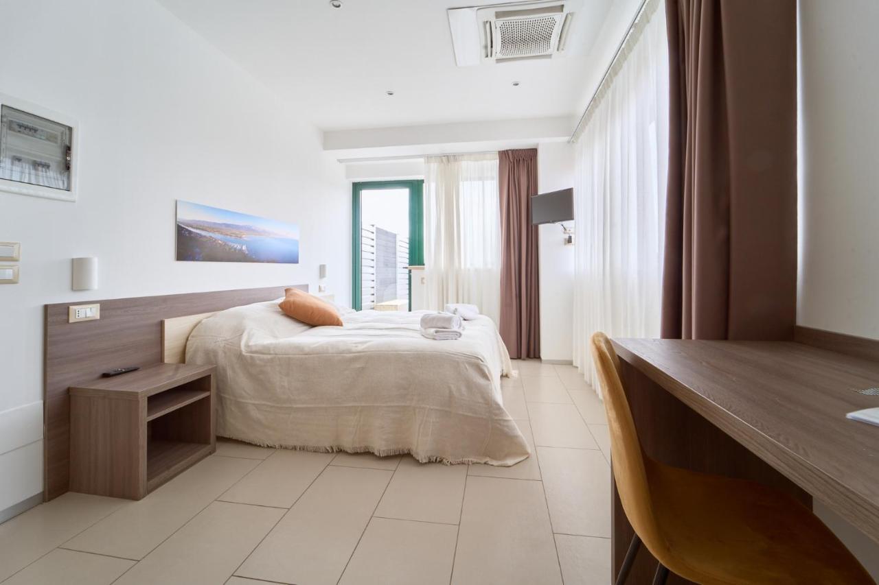 Firmafede Guest House Sarzana Bagian luar foto