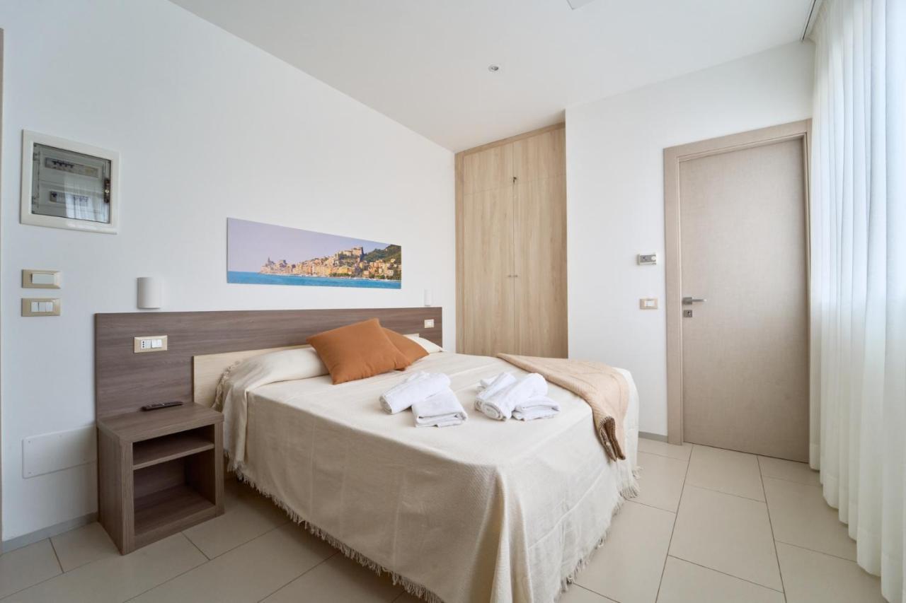 Firmafede Guest House Sarzana Bagian luar foto